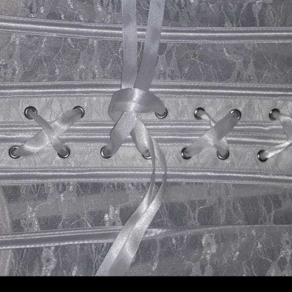 White lace corset top - Picture 5 of 5